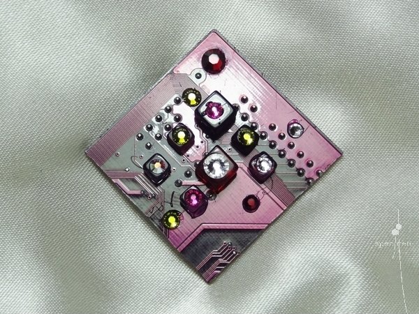 obj_bijoux_mystique03.jpg